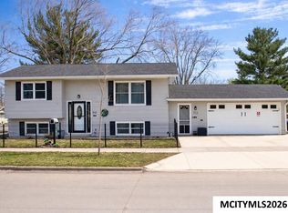 811 9th St NW, Mason City, IA 50401