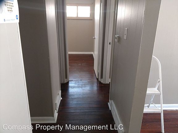 5th image of 4452 Lesley Ave