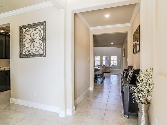4th image of 2401 Petunia Ln