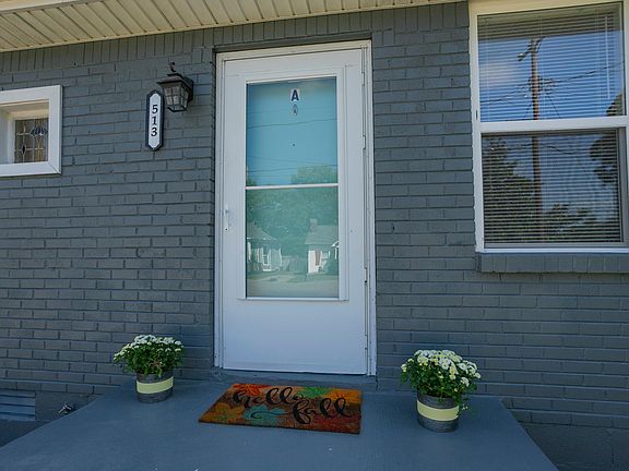 Welcome Home to this beautifully renovated apartment in amazingly convenient location! Everything is new!