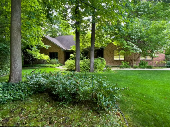 2365 Forest Hills Ln, Saint Joseph, MI 49085