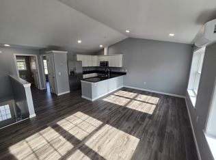 1554 Main Rd, Eddington, ME 04428
