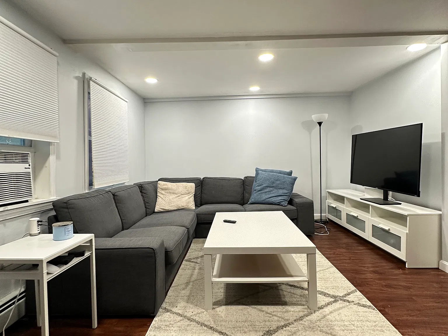 4 bed, 1.5 bath, 1500 sqft, $2,700 — Photo 1