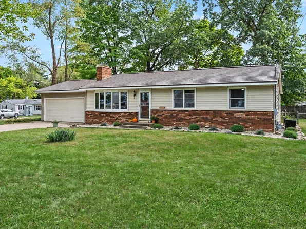 1024 Lakeview Dr, Portage, MI 49002