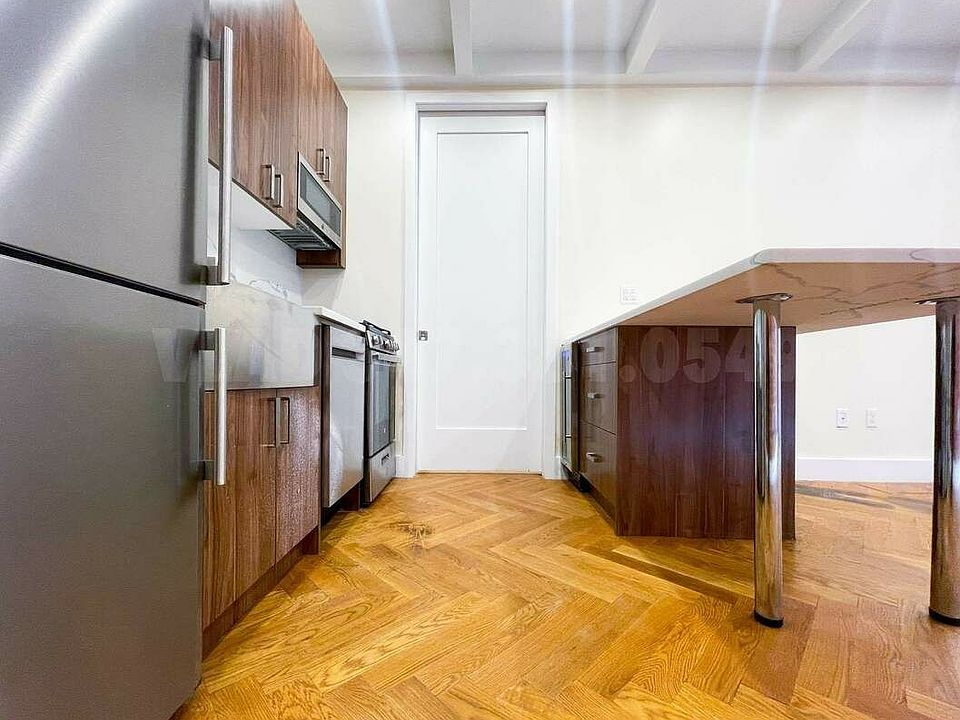 1st image of 941 Washington Ave #498