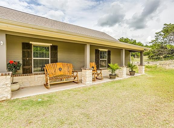 3rd image of 107 Brazos Valley Ln