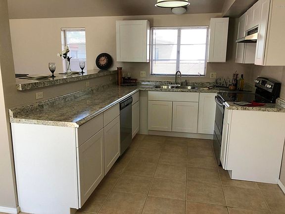 5th image of 3441 E Blacklidge Dr