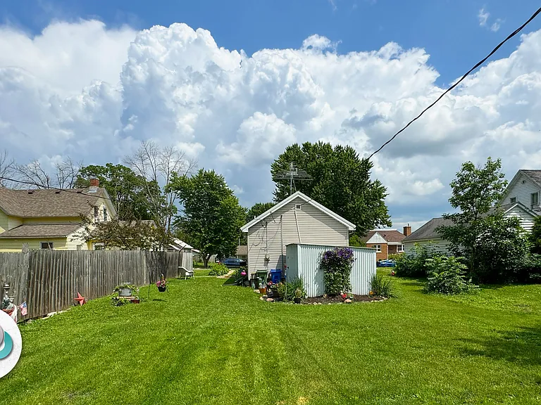 607 Cedar St — Photo 5
