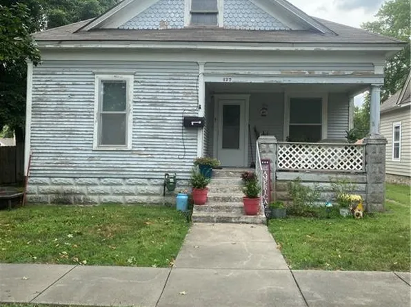 127 W 2nd Ave, Garnett, KS 66032