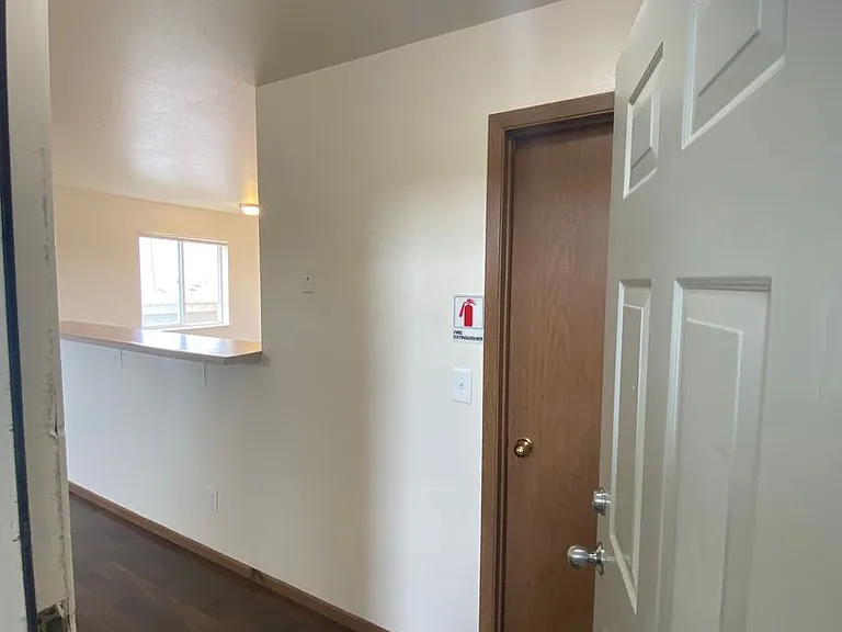 2415 Eureka St — Photo 5