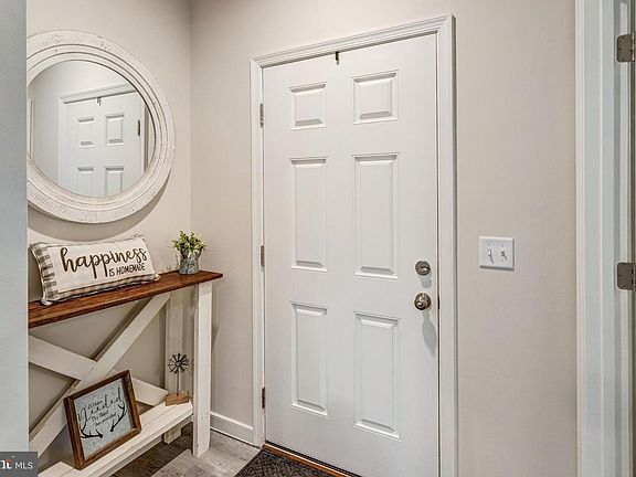 3rd image of 2075 Country Rd