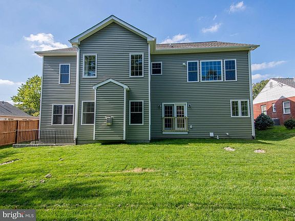 3rd image of 7422 Sportsman Dr