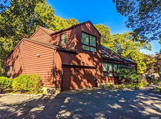 25 Jefferson St, Centereach, NY 11720