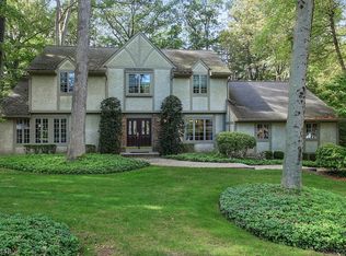 6 Loryn Ln, Mendham, NJ 07945