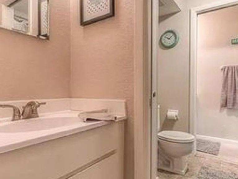 6202 Robinson St #1 — Photo 11