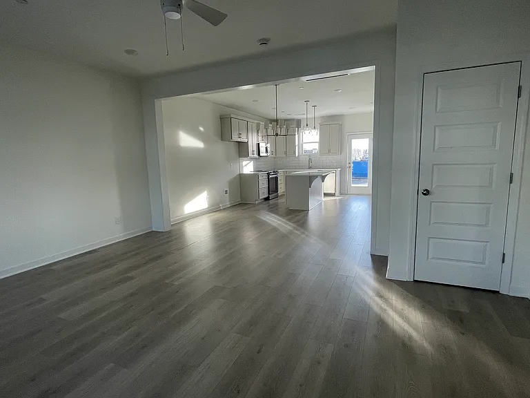 153 Bess Blvd — Photo 5
