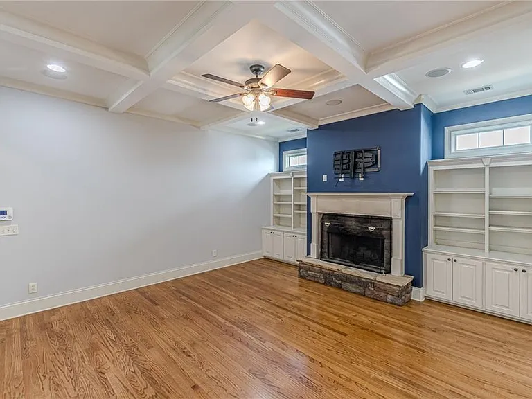 1645 Woodward Way — Photo 42