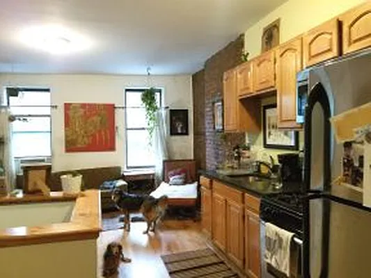 Rented by MCR Realty | media 22