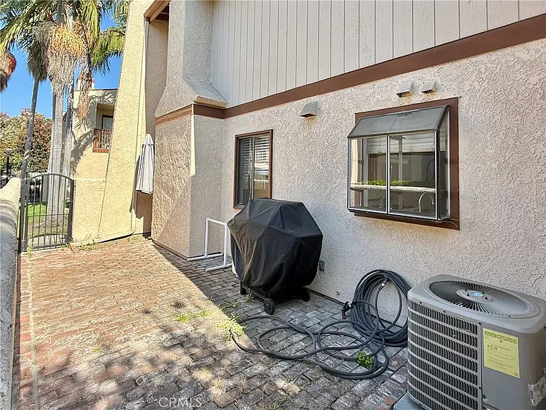 10651 Bell St — Photo 18
