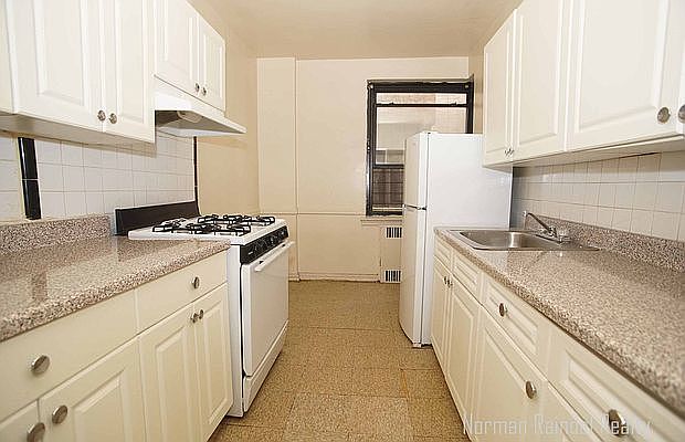 1st image of 170 Hawthorne St APT 3H