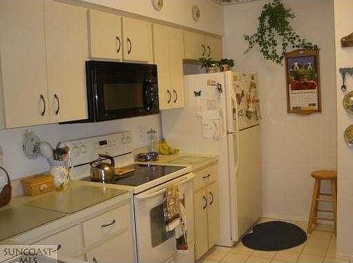 5th image of 3374 Mermoor Dr APT 204