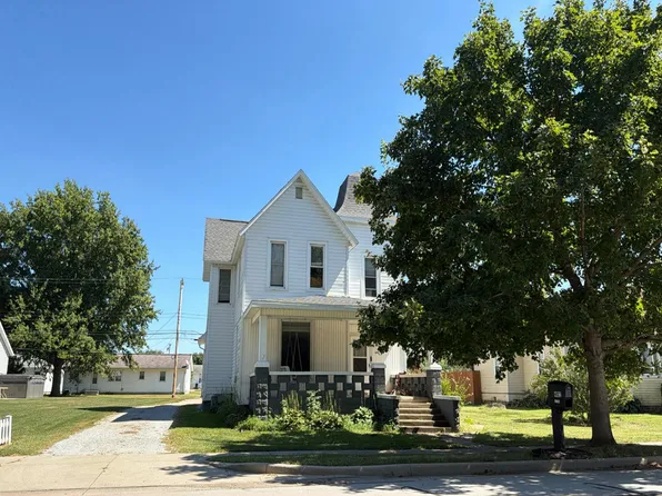 403 N Range St, Wolcott, IN 47995