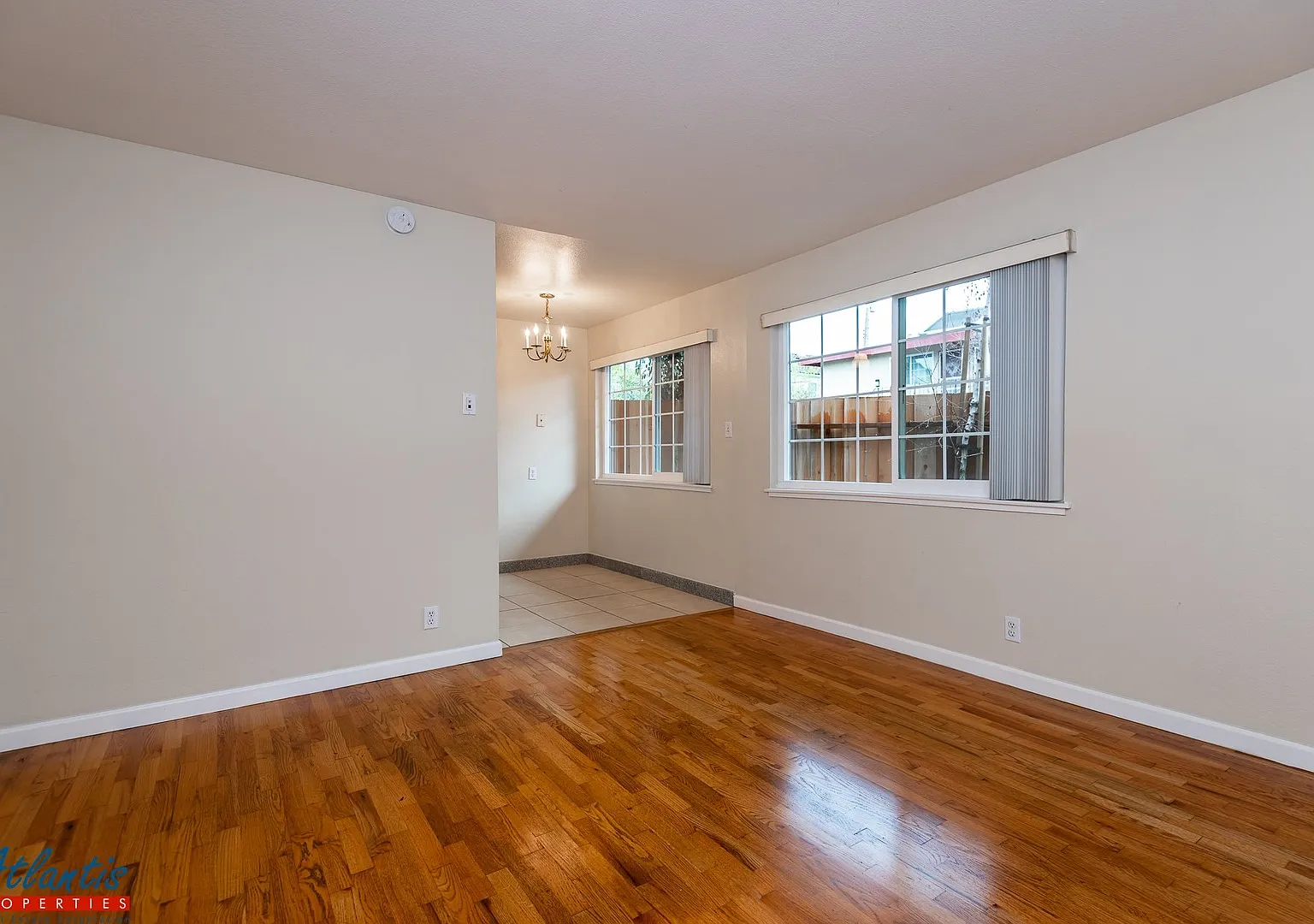 Karen 2318 — Photo 1