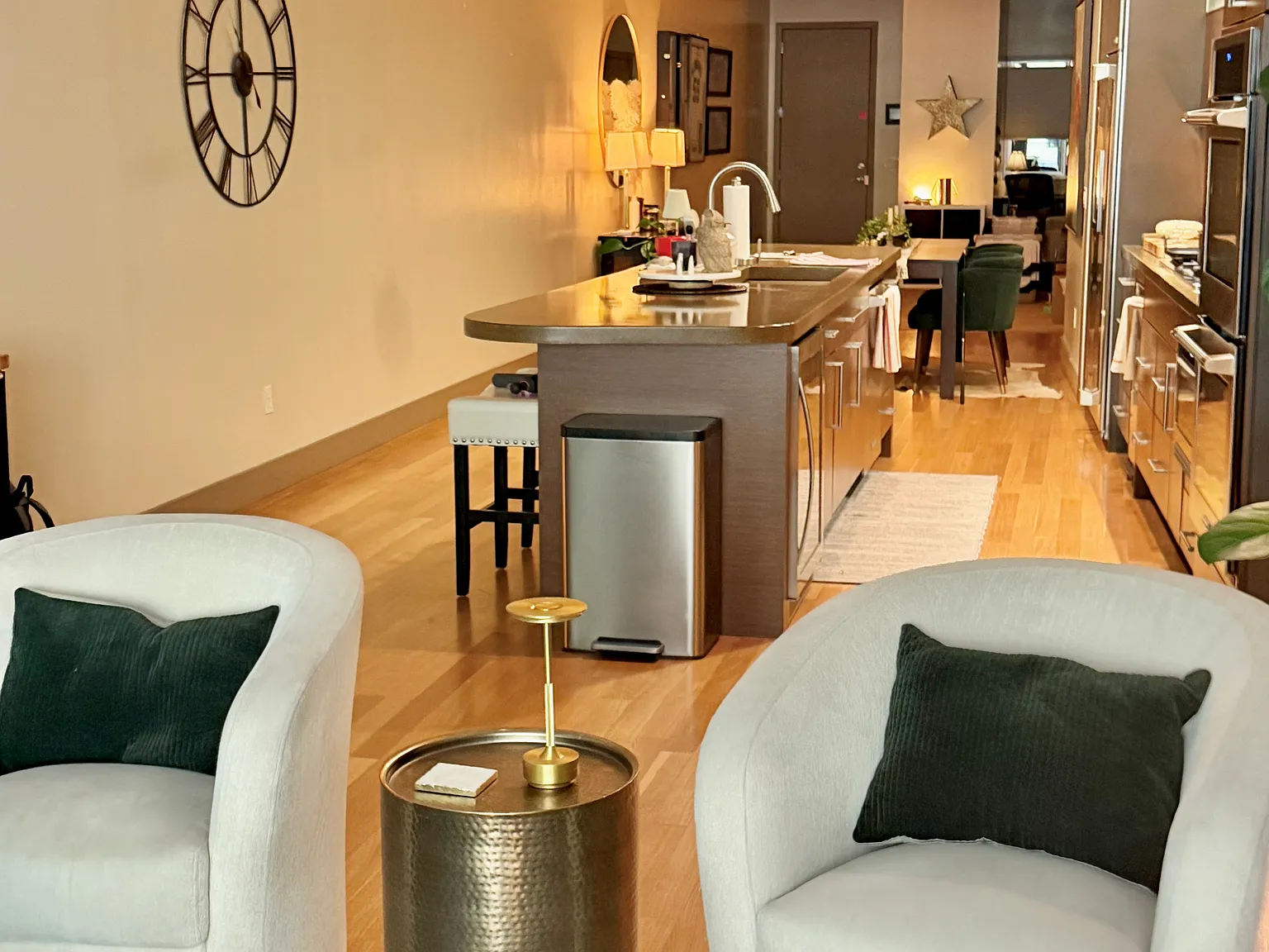 2 bed, 2282 sqft, $3,200 — Photo 3