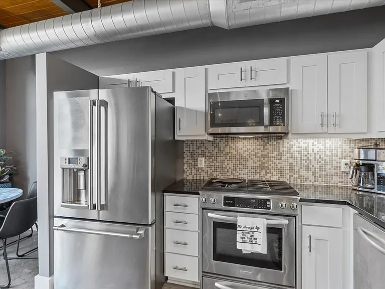 2205 N Lamar Blvd #214 — Photo 12