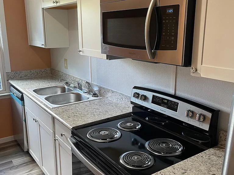 1781 N Dixie Ave #A — Photo 6