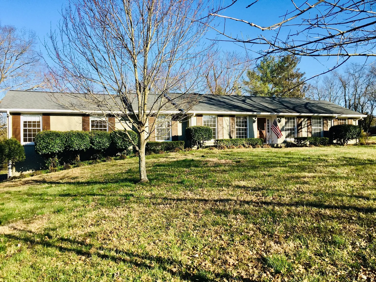 3 bed, 2.5 bath, 2599 sqft, $3,350 — Photo 1