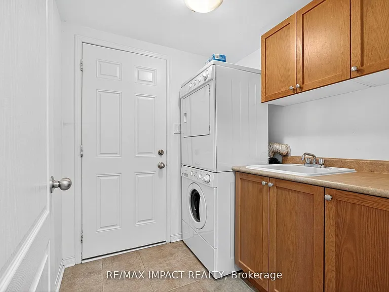 1384 W Rennie St — Photo 10