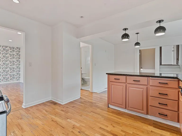 6358 NE 37th Ave — Photo 13
