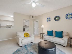 350 Crestwood Cir
