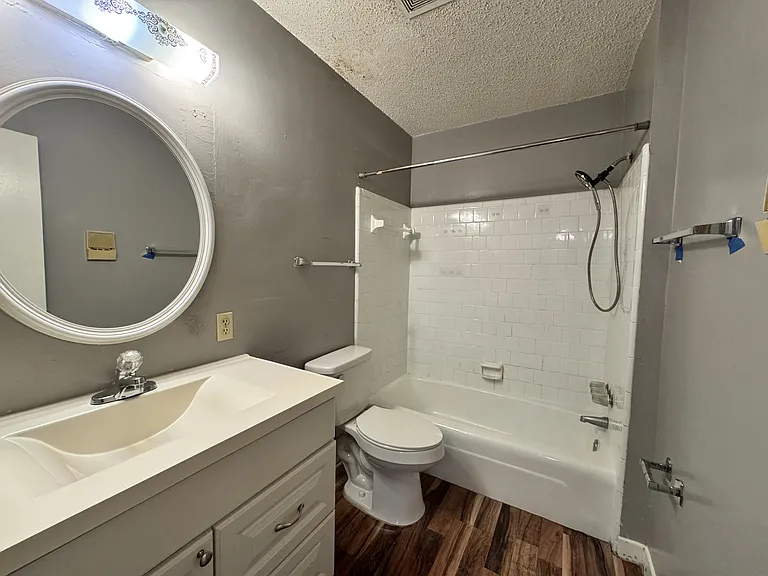 203 John Sims Pkwy #F — Photo 12