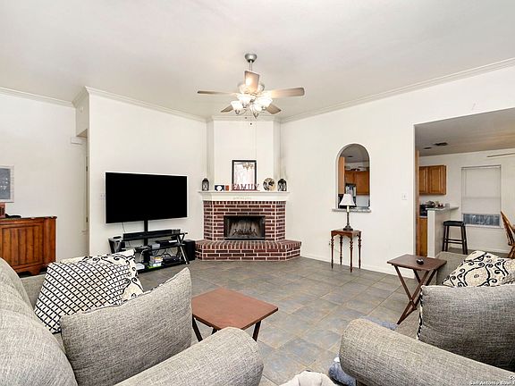 3rd image of 210 Cibolo Branch