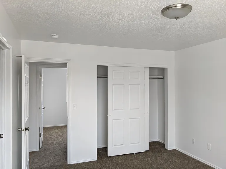 435 N Kersh Dr — Photo 12