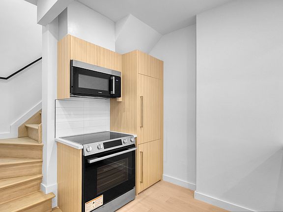 4th image of 133 Carlton Ave #Penthouse