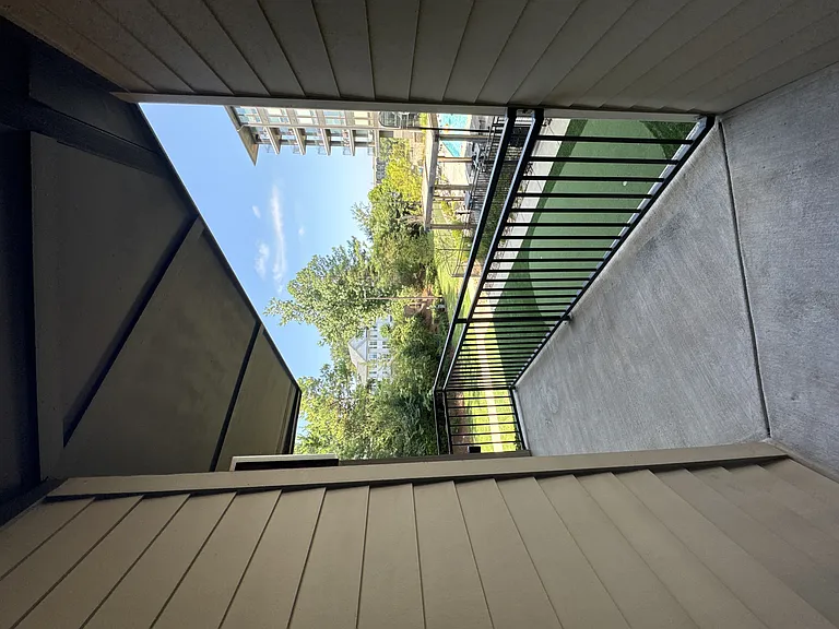 915 Glenwood Apartments on the Beltline — Photo 122