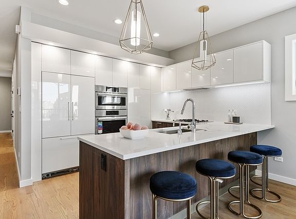 2nd image of 2237 N Hoyne Ave #2S