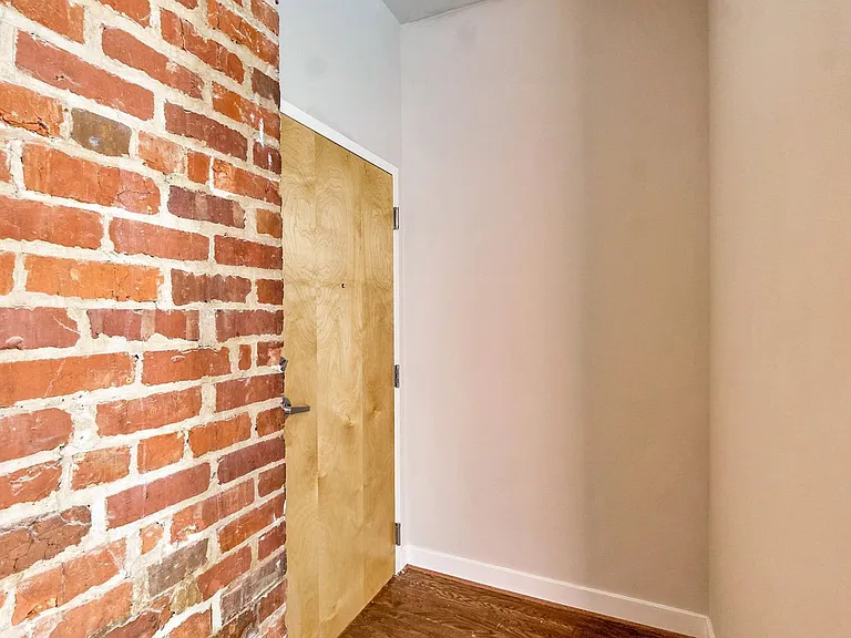 10 Walnut Aly — Photo 9