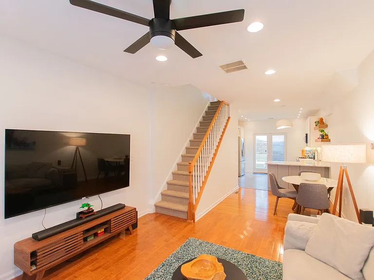 2207 Kimball St — Photo 6