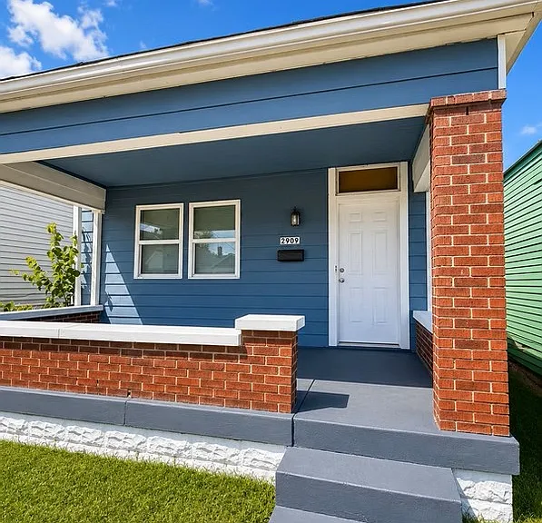 2909 Montgomery St — Photo 1