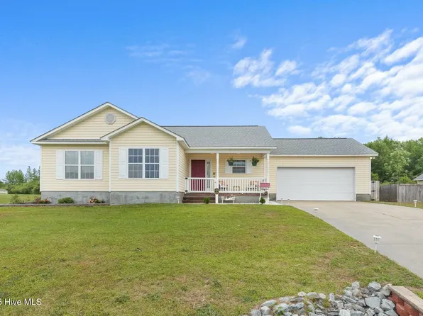 415 Jessica Court, Richlands, NC 28574