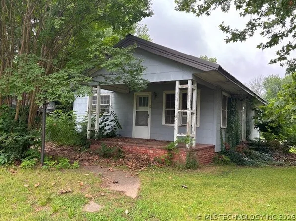103 E Commercial St, Webbers Falls, OK 74470