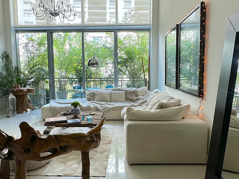 6000 Collins Ave #509 — Photo 3
