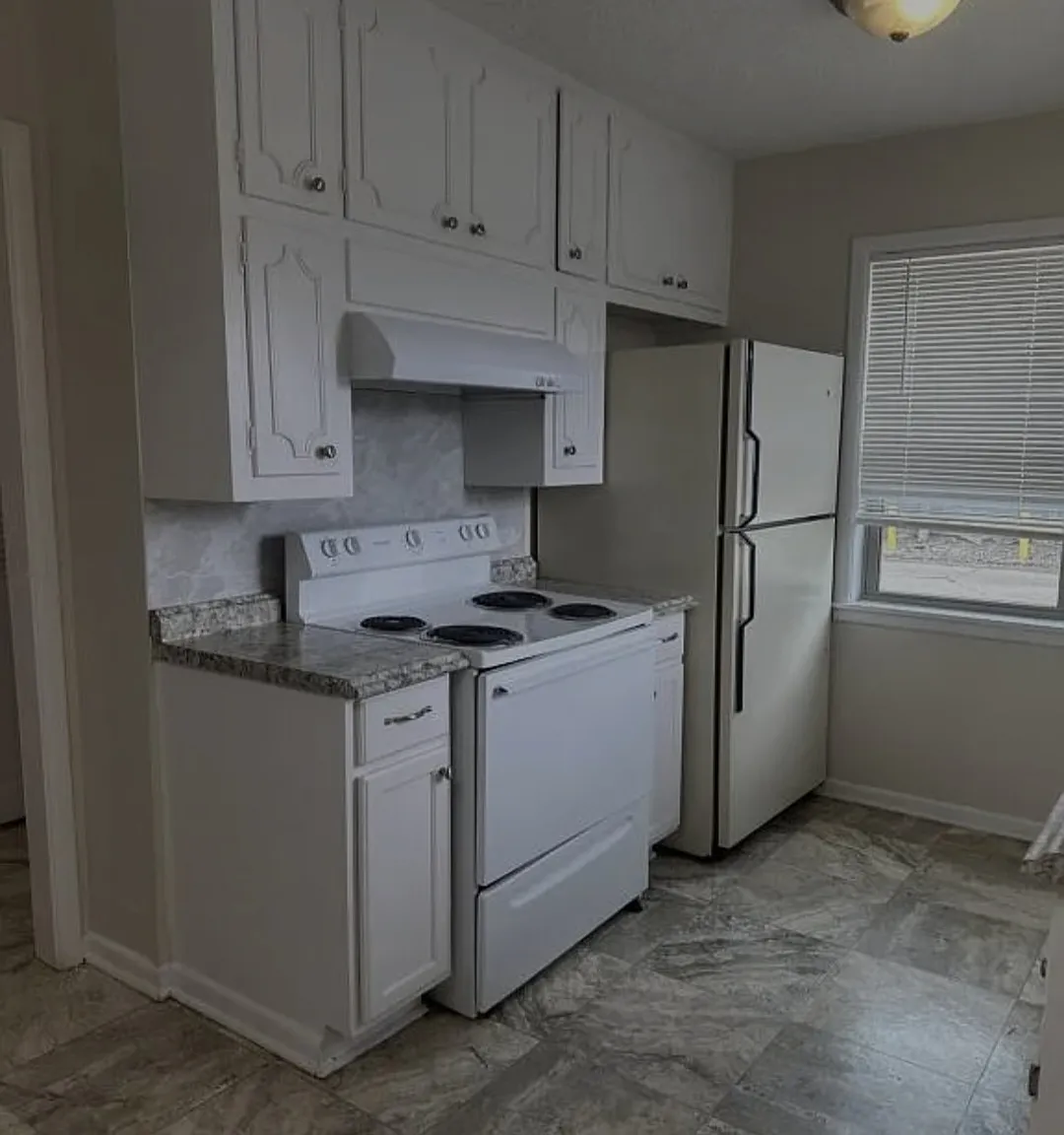 2 bed, 1072 sqft, $800 — Photo 3