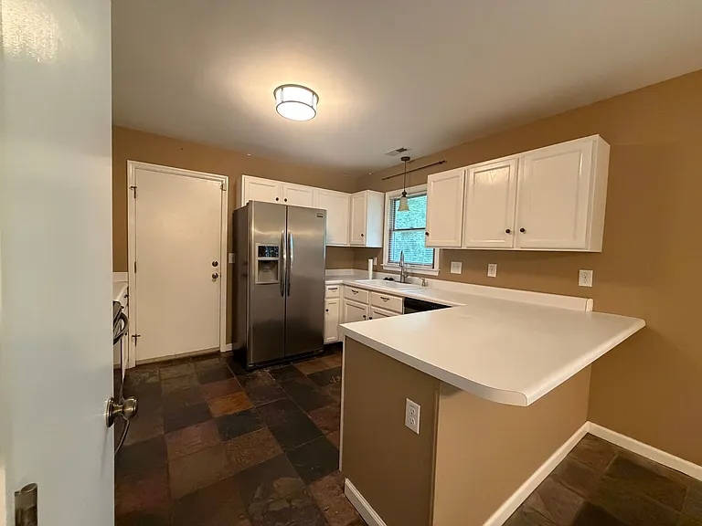 717 Mallard Dr — Photo 10