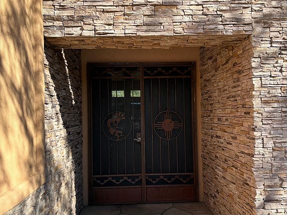 Gorgeous entrance