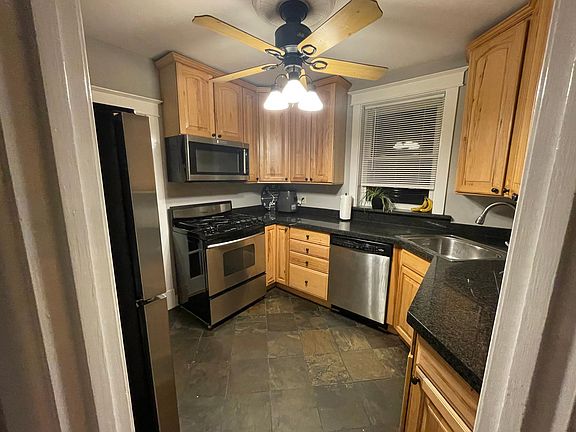 3rd image of 1430 Woodland Dr #2